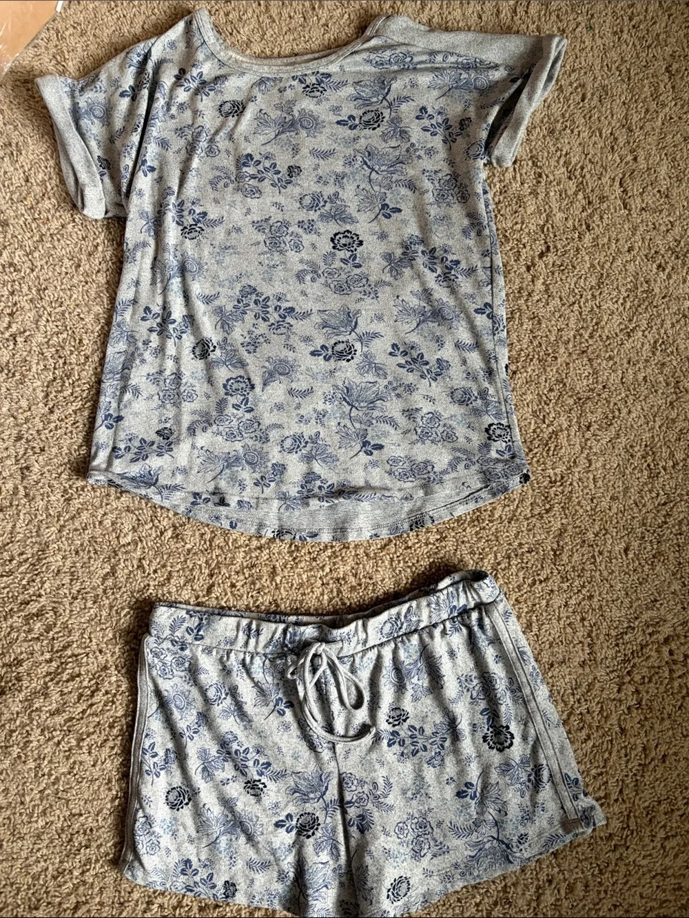Lucky Brand Lounge Set, Buttery soft material, Stretchy, Blue Floral Size Medium